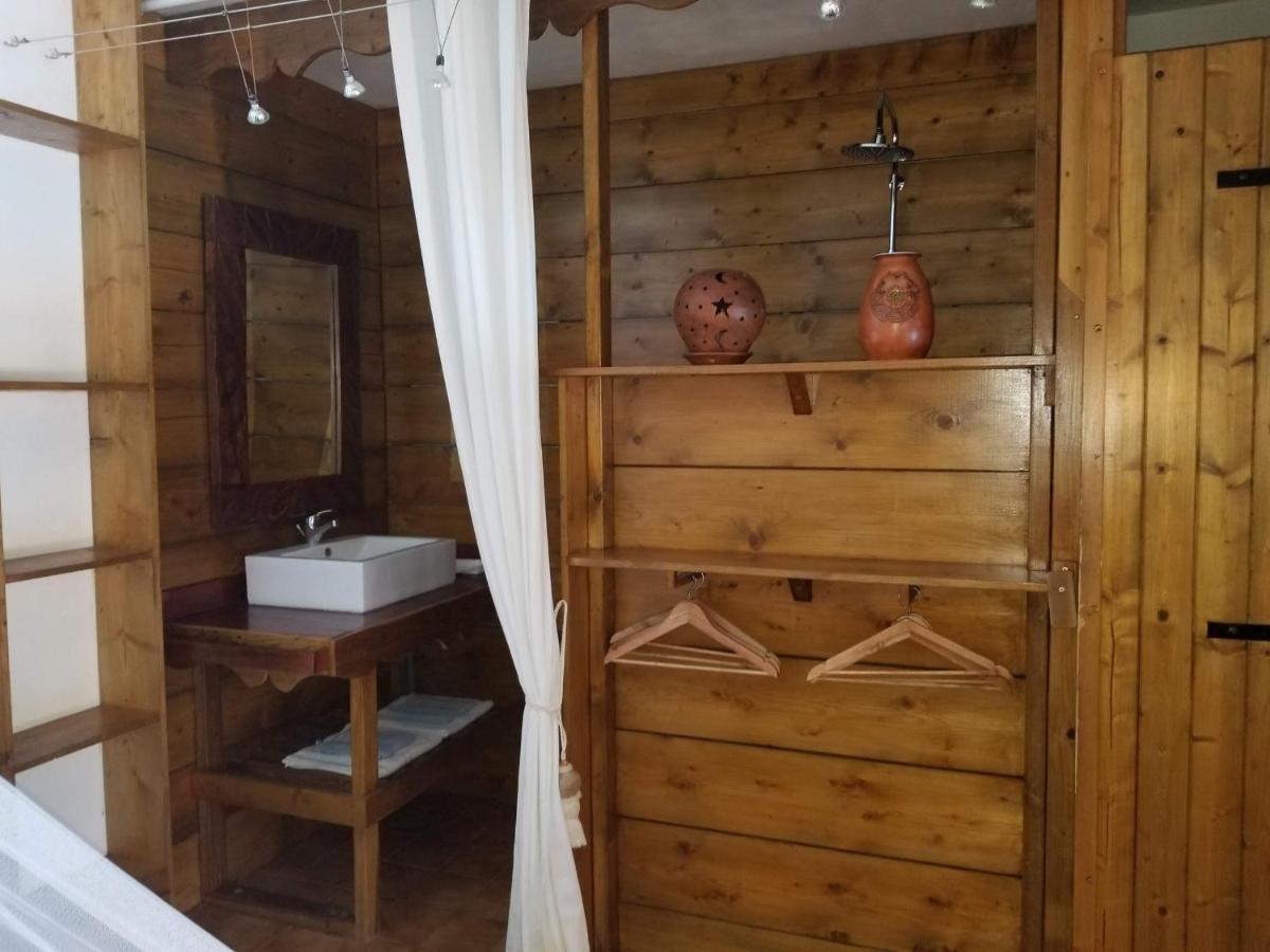 Les Bananes Vertes Ecolodges Saint-Claude Exterior photo