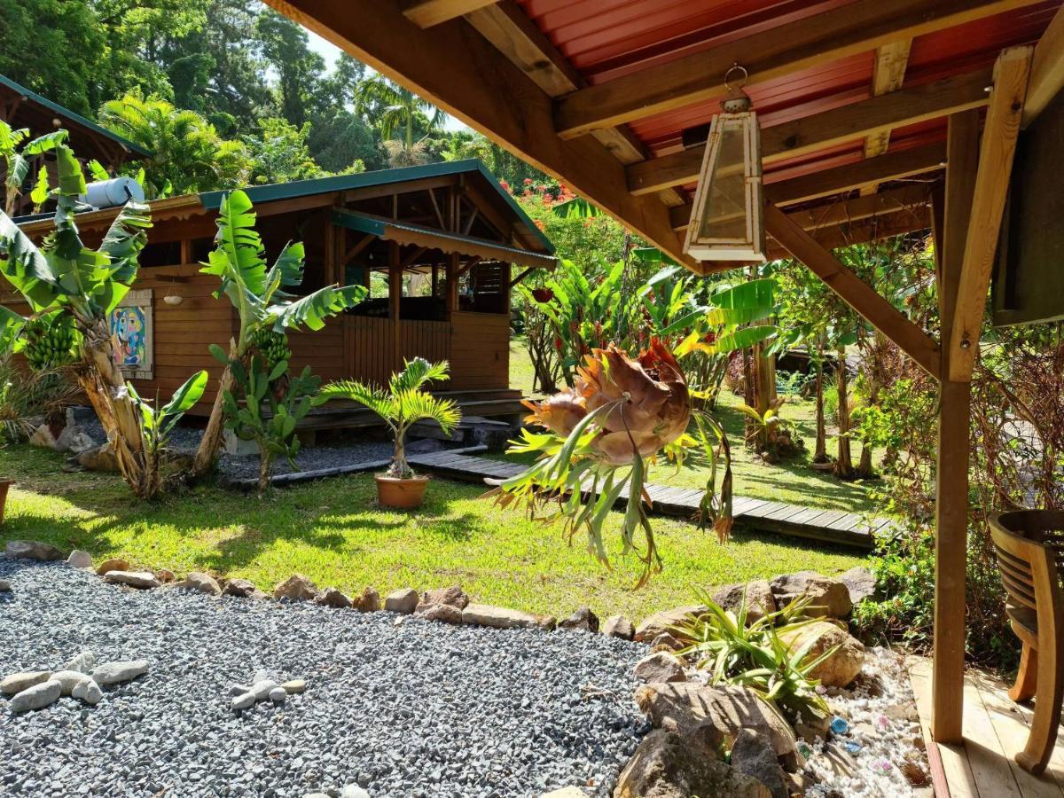 Les Bananes Vertes Ecolodges Saint-Claude Exterior photo